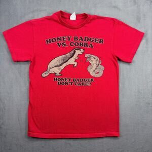 Honey Badger Vs. Cobra T-Shirt Men's Medium Red Delta Pro Weight Funny Meme Tee